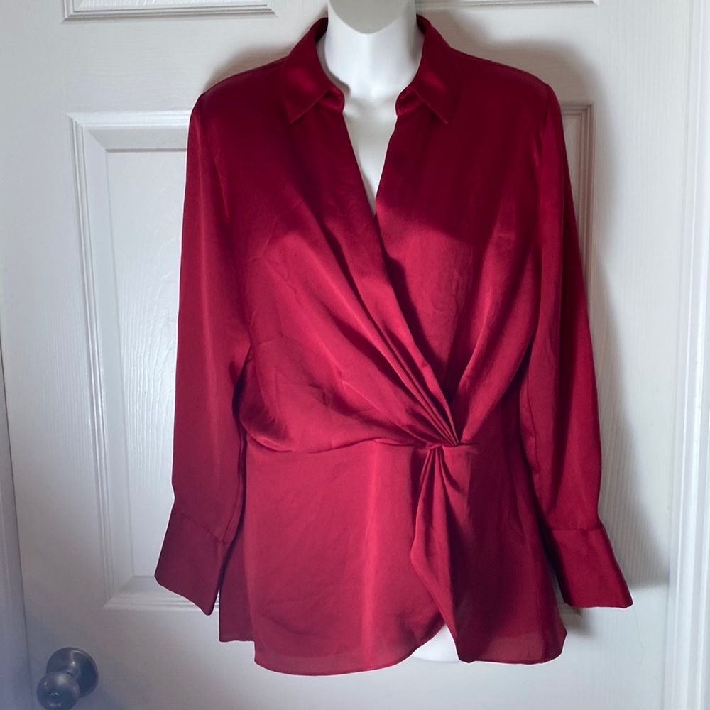 Vince Camuto Red Faux Wrap Blouse Long Sleeve Size Small V Neck
